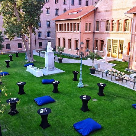 Hilton Molino Stucky Venezia Esterno foto The courtyard of the university