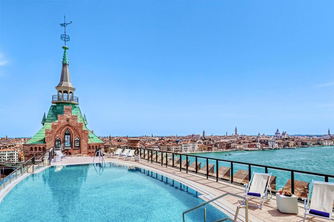 Hilton Molino Stucky Venezia Esterno foto The rooftop pool at the Excelsior